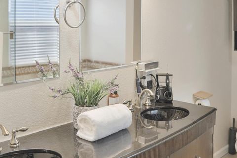 Tiny photo for 722 Gleneagle Avenue, Hayward, CA 94544 (MLS # ML82037215)