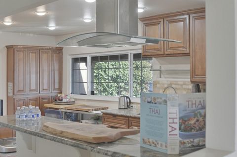 Tiny photo for 722 Gleneagle Avenue, Hayward, CA 94544 (MLS # ML82037215)