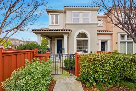Photo of 327 Vista Roma Way, SAN JOSE, CA 95136 (MLS # ML82030378)
