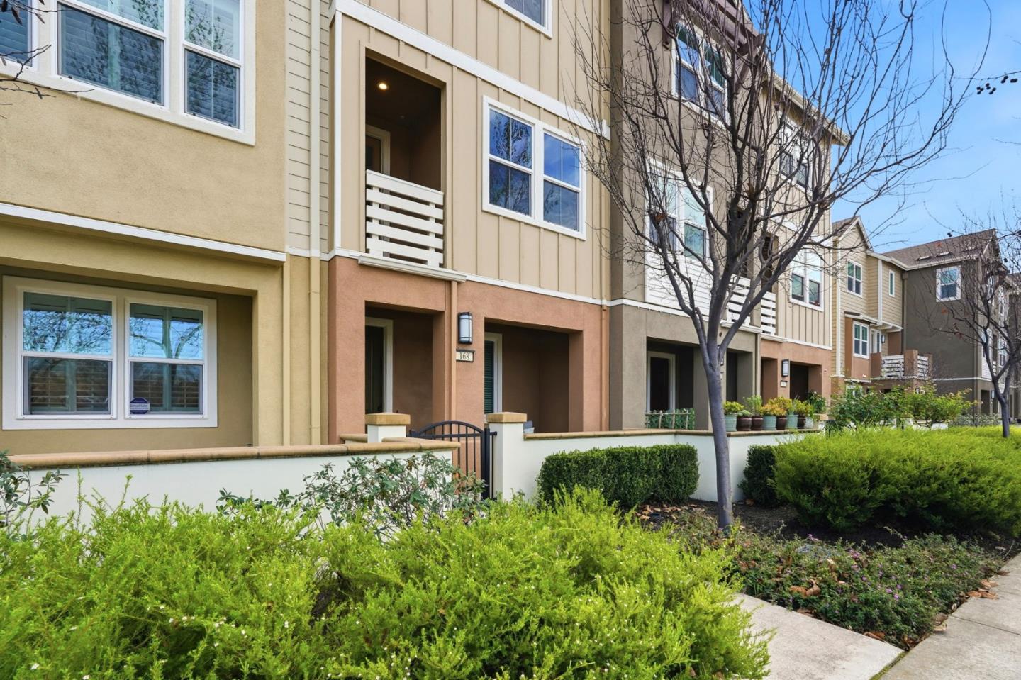 168 East Main Avenue