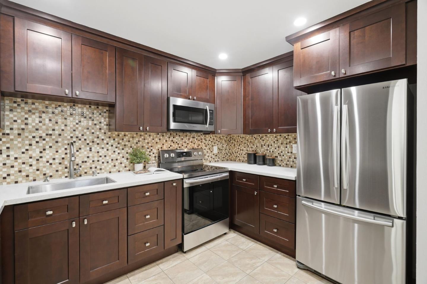 1031 Crestview Drive 305