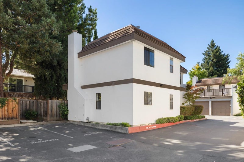 101 East Middlefield Road 5