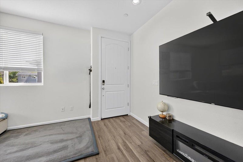 846 Mora Circle