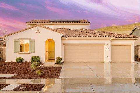 Photo of 775 Appaloosa Way, Hollister, CA 95023 (MLS # ML81995412)