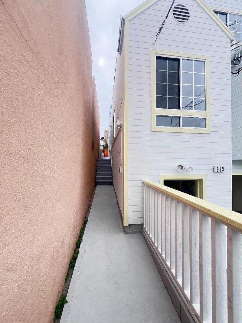 913 Hanover Street