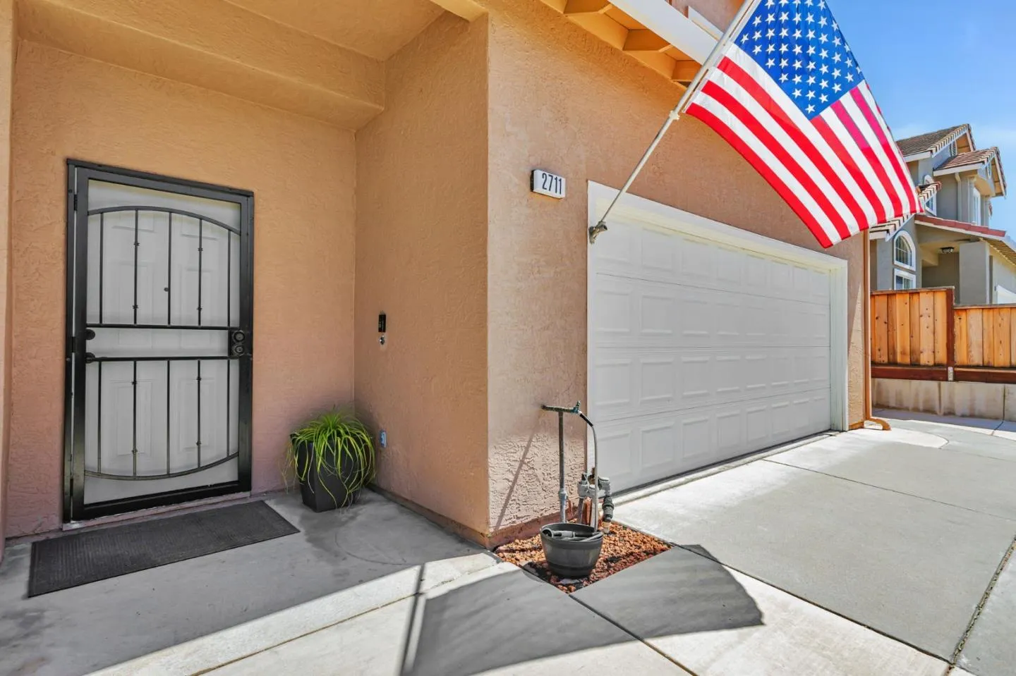 Hollister, California 95023, United States, 4 Bedrooms Bedrooms, ,3 BathroomsBathrooms,Residential,Active,139859