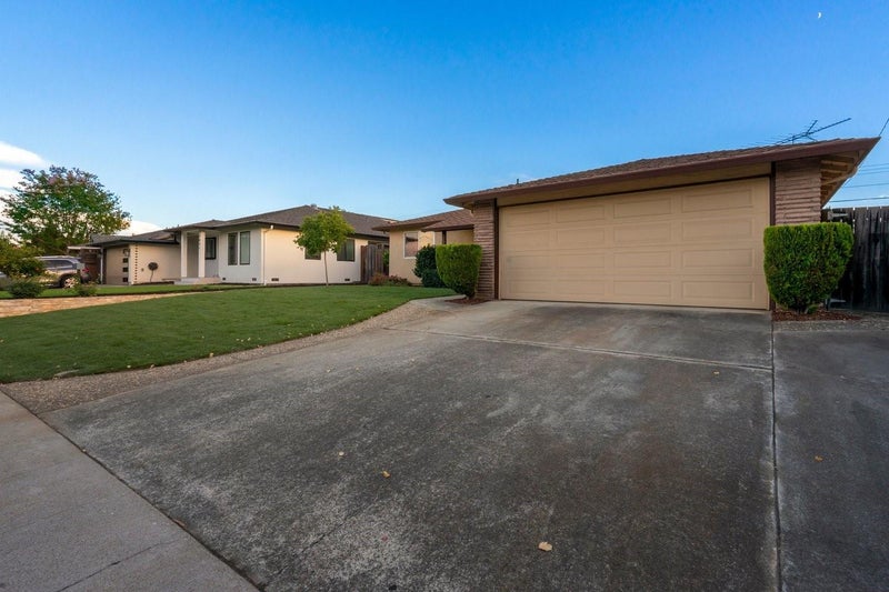 2827 Gazelle Drive