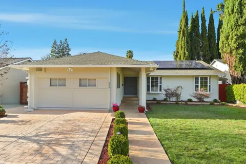 323 Burning Tree Drive, San Jose, CA 95119 - #: ML82032867