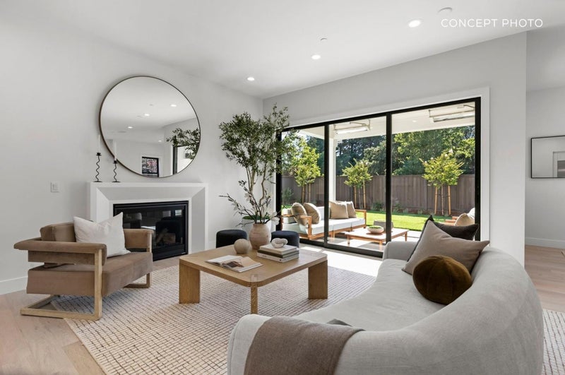 670 La Mesa Drive