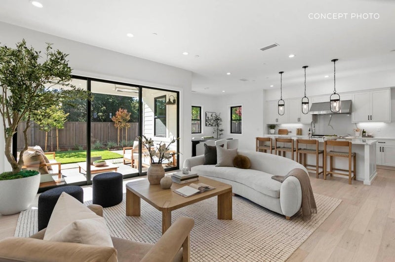 670 La Mesa Drive