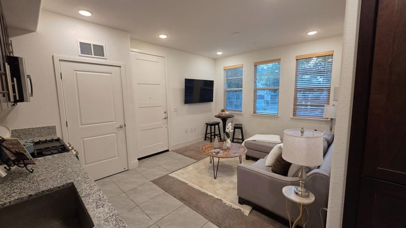 386 Rhythm Lane
