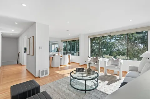 80 Dawnview Way, San Francisco, CA 94131 - #: ML82031230