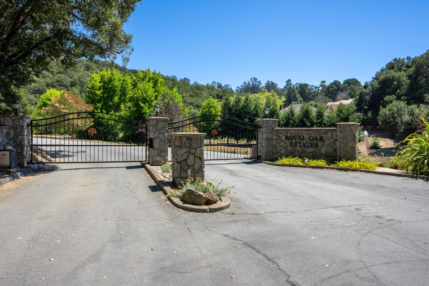 5324 Hidden Oak Court
