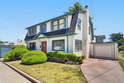 Tiny photo for 911 King Street, SANTA CRUZ, CA 95060 (MLS # ML82055145)