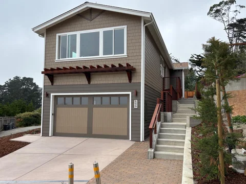 MLS: ML82060678