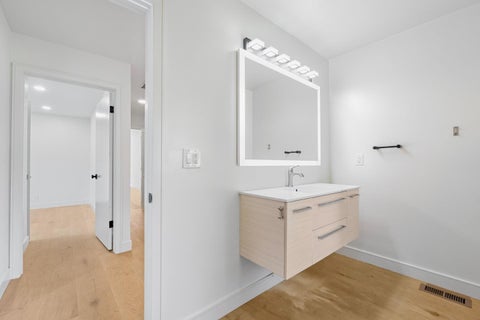 Tiny photo for 11234 Sun Valley Drive, OAKLAND, CA 94605 (MLS # ML82062894)