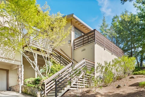 Photo of 11234 Sun Valley Drive, OAKLAND, CA 94605 (MLS # ML82062894)