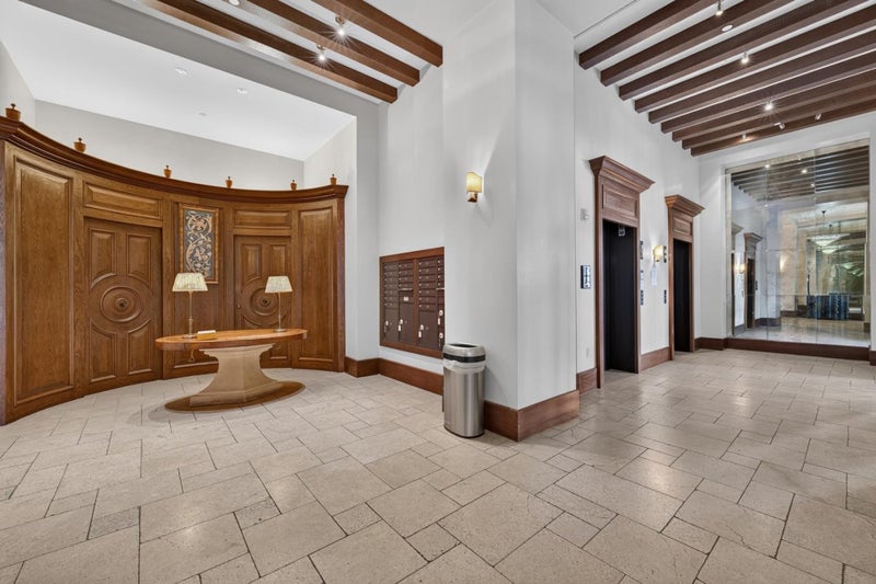 356 Santana Row 305