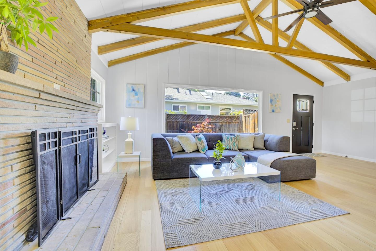 667 Cuesta Drive
