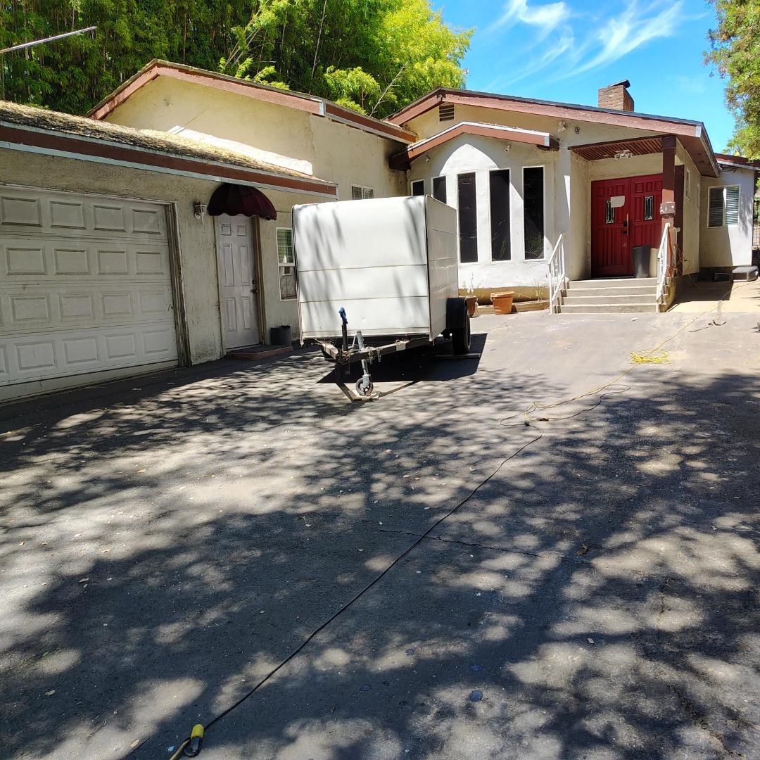 8879 Sunset Avenue