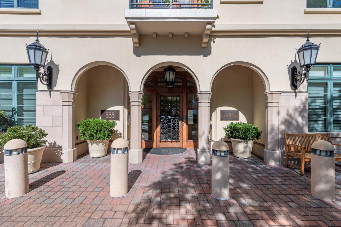 555 Byron Street