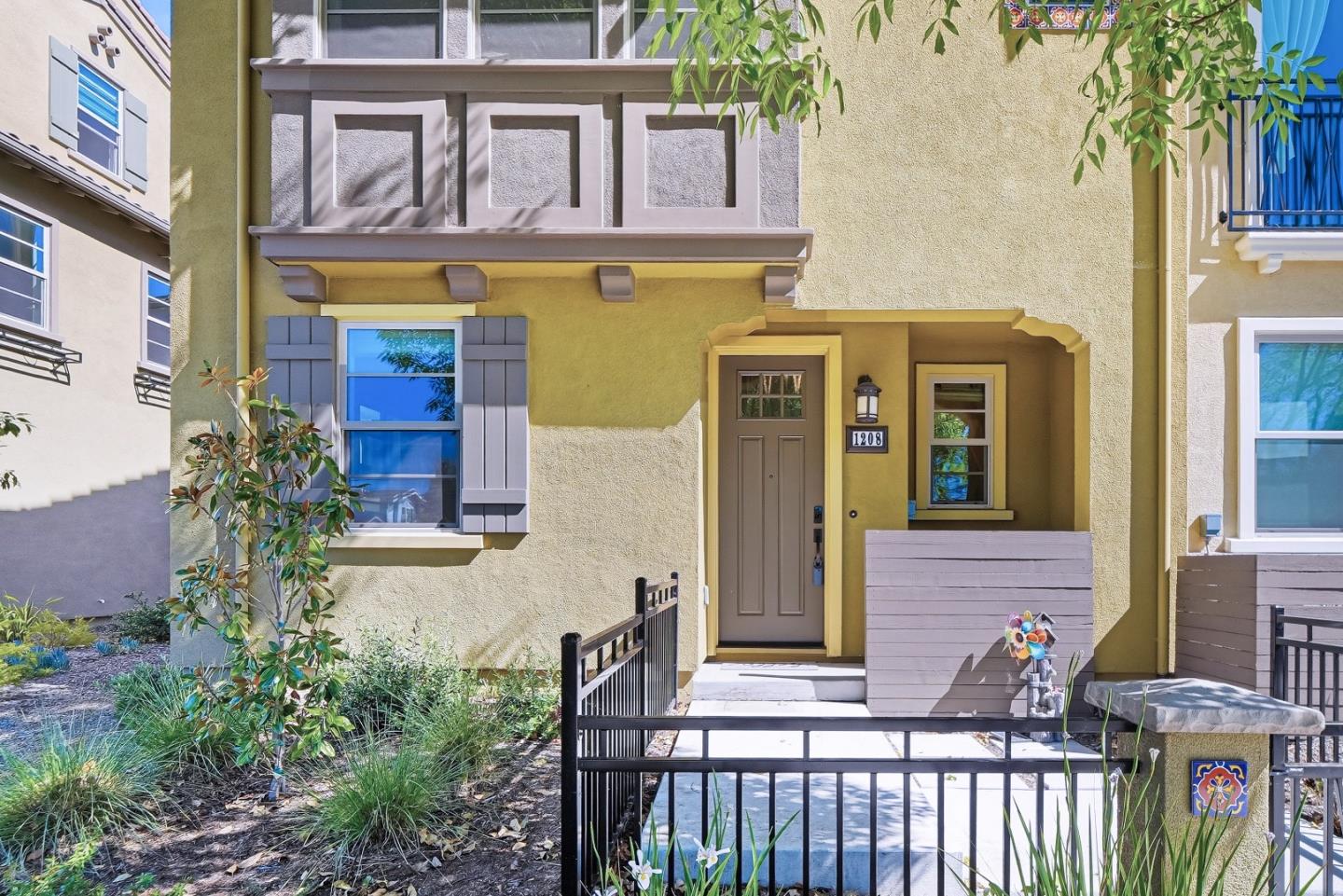 1208 San Ramon Avenue