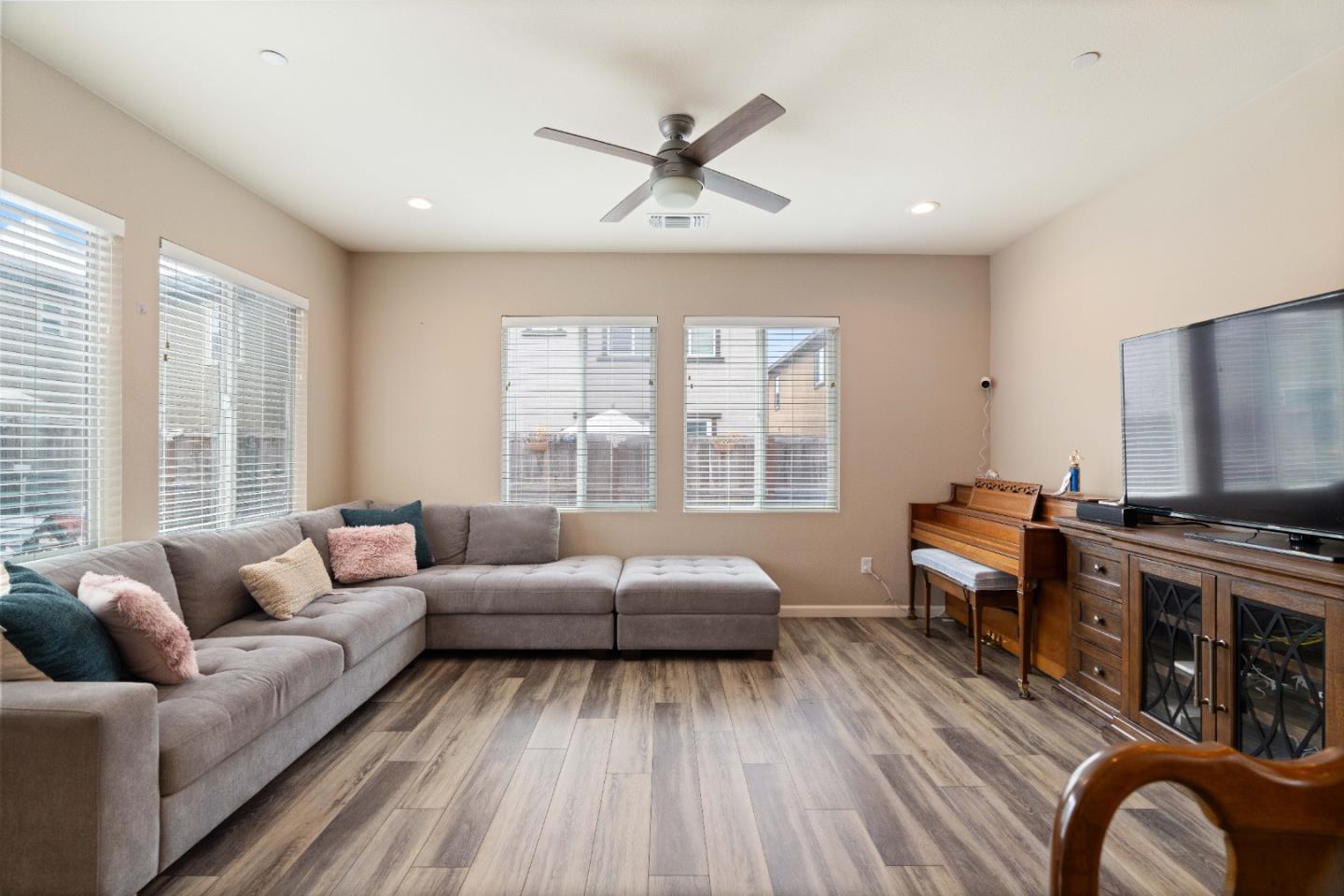 1533 Keats Place