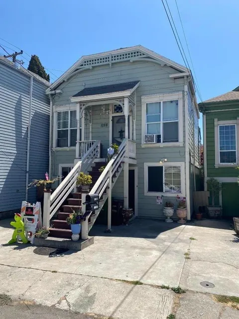 1028 25th Avenue, Oakland, CA 94601 - #: ML82001297