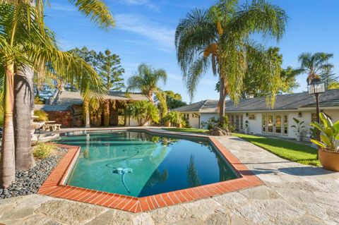 Tiny photo for 330 Ridgeway Road, Woodside, CA 94062 (MLS # ML82030200)