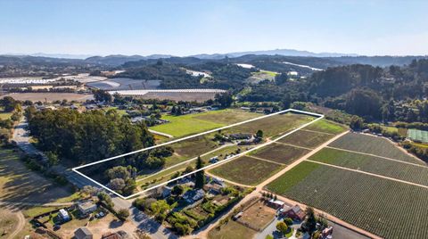 Photo of 971 San Miguel Canyon Road, WATSONVILLE, CA 95076 (MLS # ML82029746)