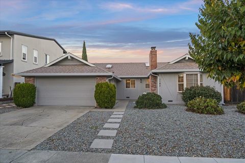 Photo of 1167 Fairford Way, SAN JOSE, CA 95129 (MLS # ML82027401)