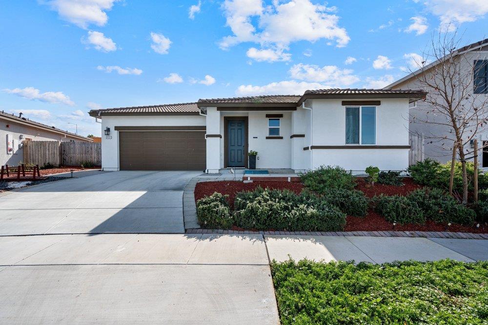 2111 Rosewood Drive