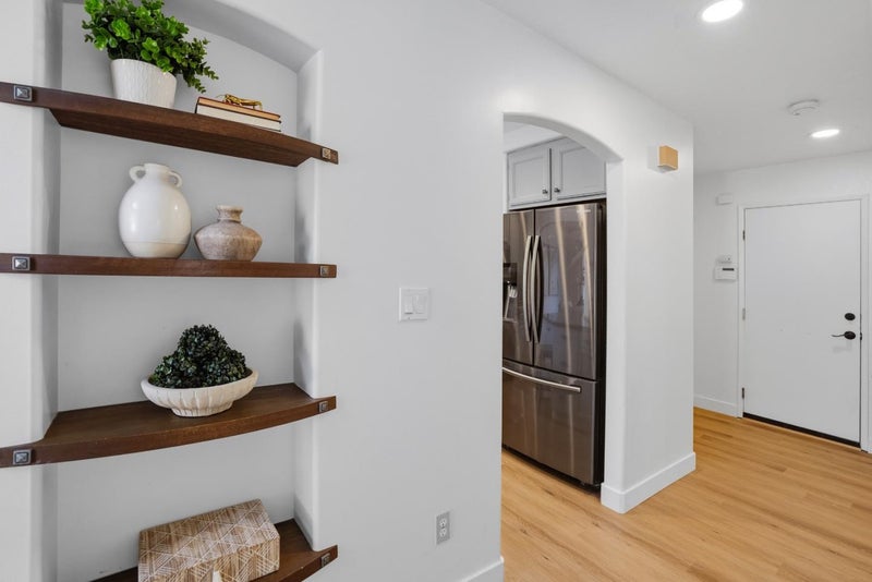 37 Winding Way