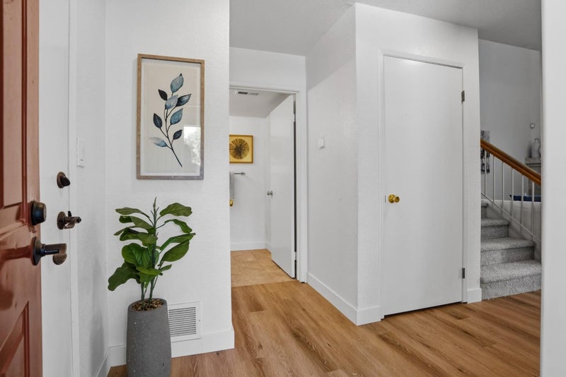 37 Winding Way