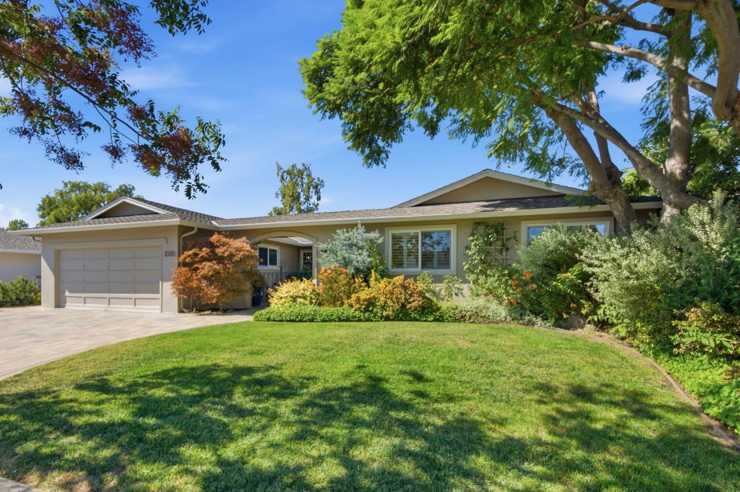 2215 Constitution Drive
