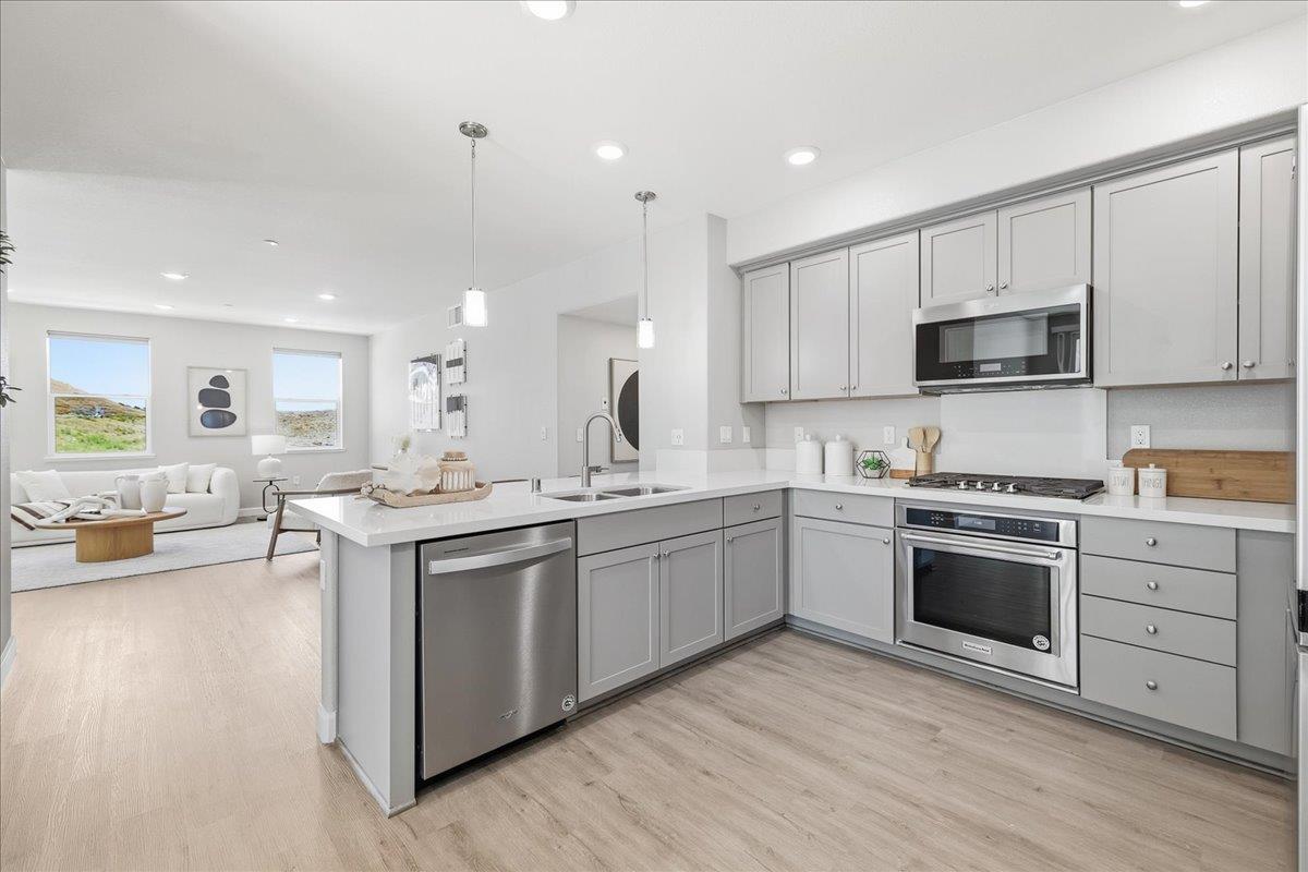 337 Llano De Los Robles Avenue 7