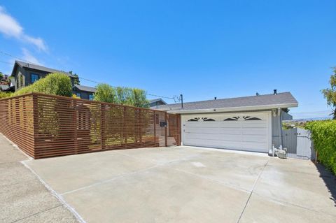 Photo of 480 Klamath Street, BRISBANE, CA 94005 (MLS # ML82053643)