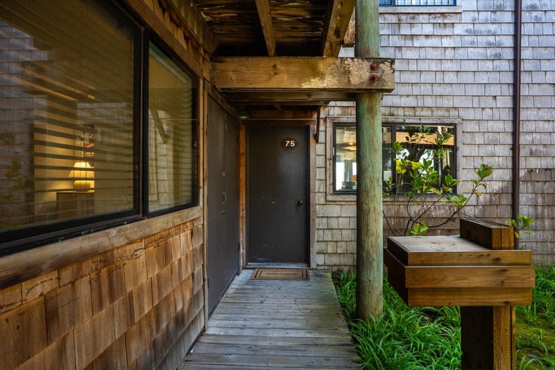 75 Pelican Point P-75