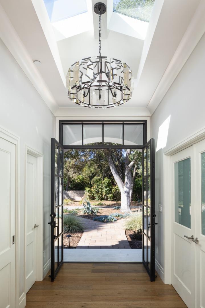 212 Oak Grove Avenue