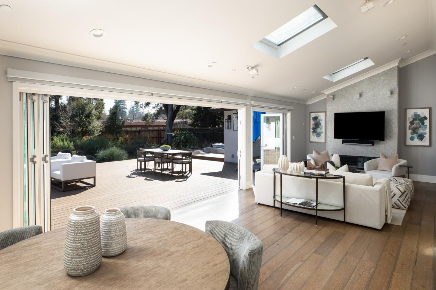 212 Oak Grove Avenue