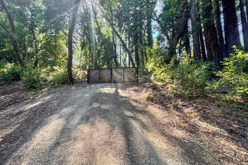 1200 Roberts Road