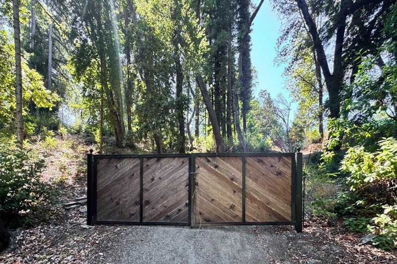 1200 Roberts Road