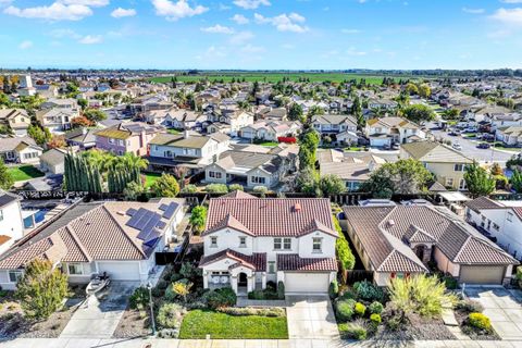 Tiny photo for 307 Maverick Drive, VACAVILLE, CA 95687 (MLS # ML82028047)