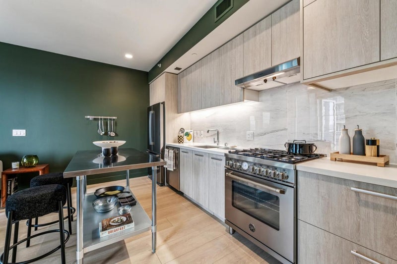 188 West Saint James Street 11010
