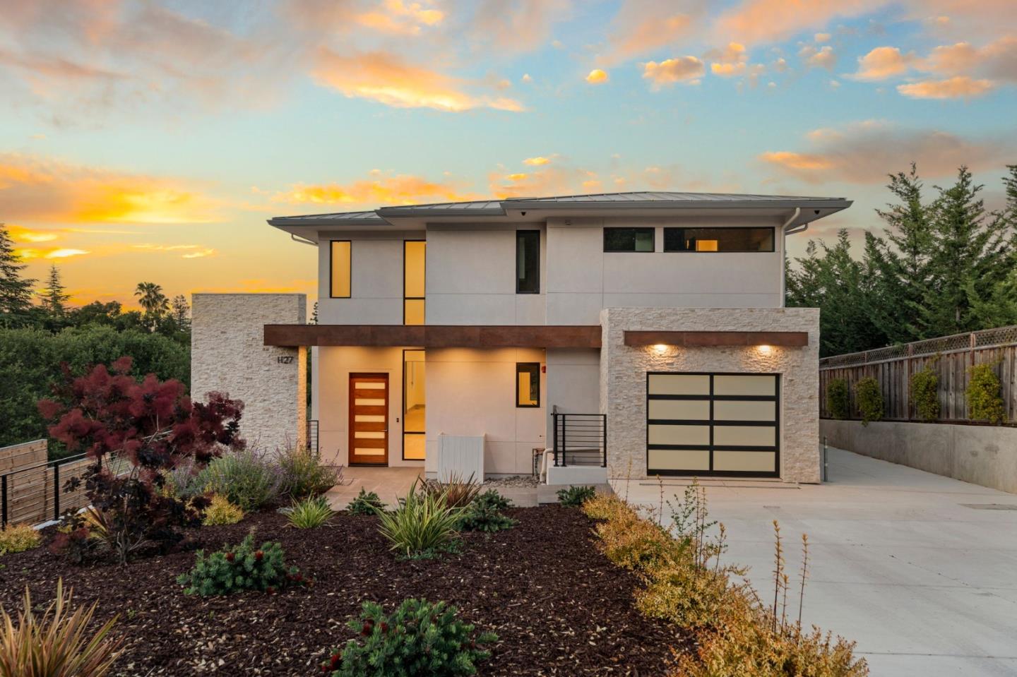 1127 Hillslope Place
