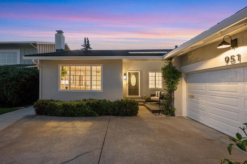 951 Laguna Circle