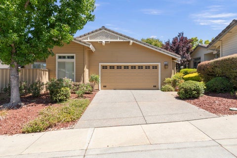 Photo of 8626 American Oak Drive, SAN JOSE, CA 95135 (MLS # ML82054174)