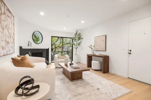 1070 Mercedes Avenue Unit 24, Los Altos, CA 94022 - #: ML82031492