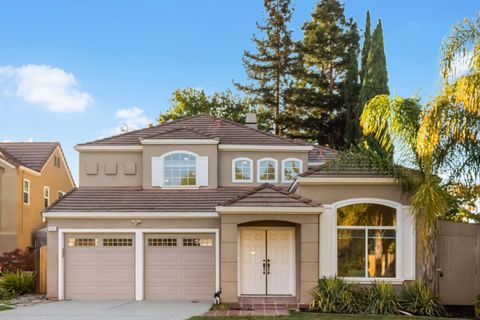 Photo of 4593 Fallstone Court, San Jose, CA 95124 (MLS # ML82026688)