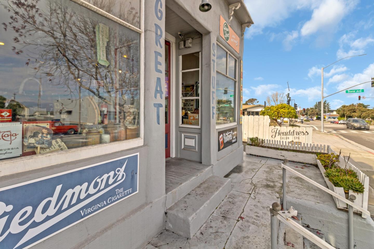 883 Lighthouse Avenue